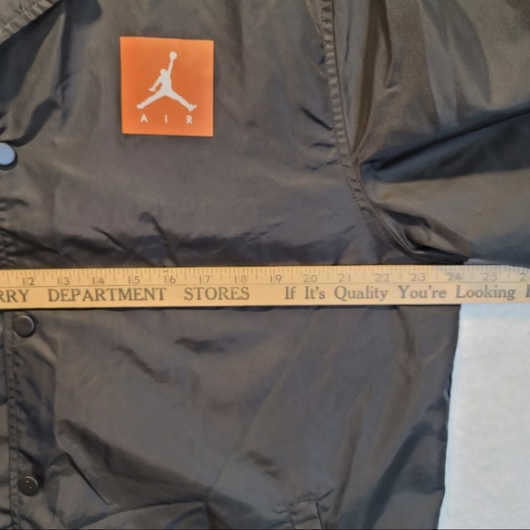 Jordan Like Mike Gatorade Coaches Jacket Black Orange Retro JumpMan Windbreaker - Picture 3 of 10